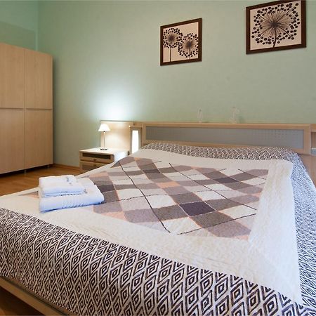 Home-Hotel Apartments-Mykhailivska Kiev Bagian luar foto