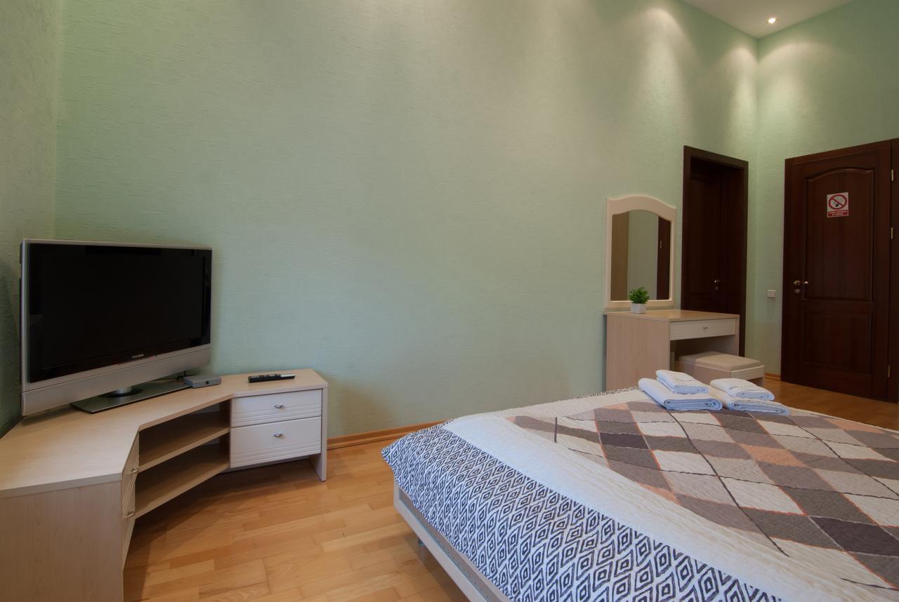 Home-Hotel Apartments-Mykhailivska Kiev Bagian luar foto